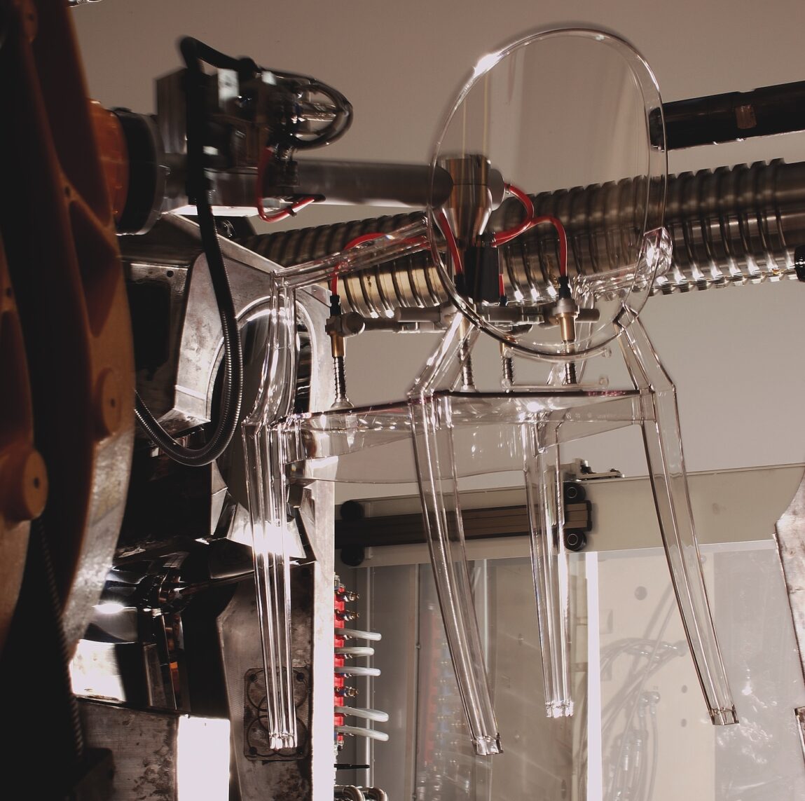 Bild von Philippe Starck für Kartell: Louis Ghost, 2002