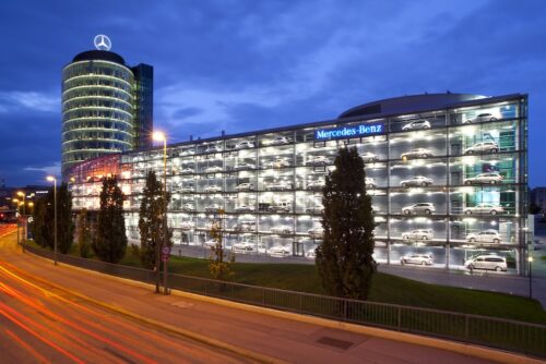 Außenansicht des Mercedes-Center, NiederlassungMünchen, 2003