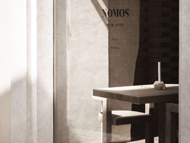 Entrance of the Nomos Hotel in Rom designed by Henry Timi
