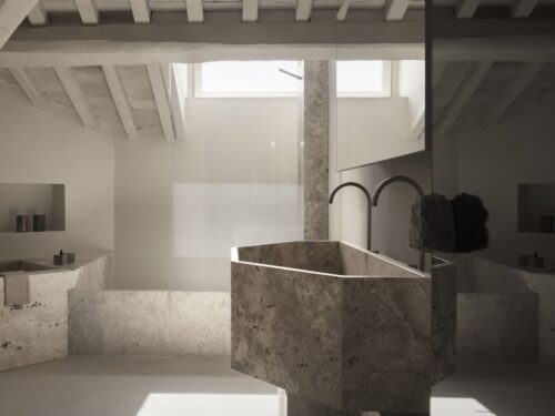 Bathroom of the Nomos Hotel in Rom designed by Henry Timi