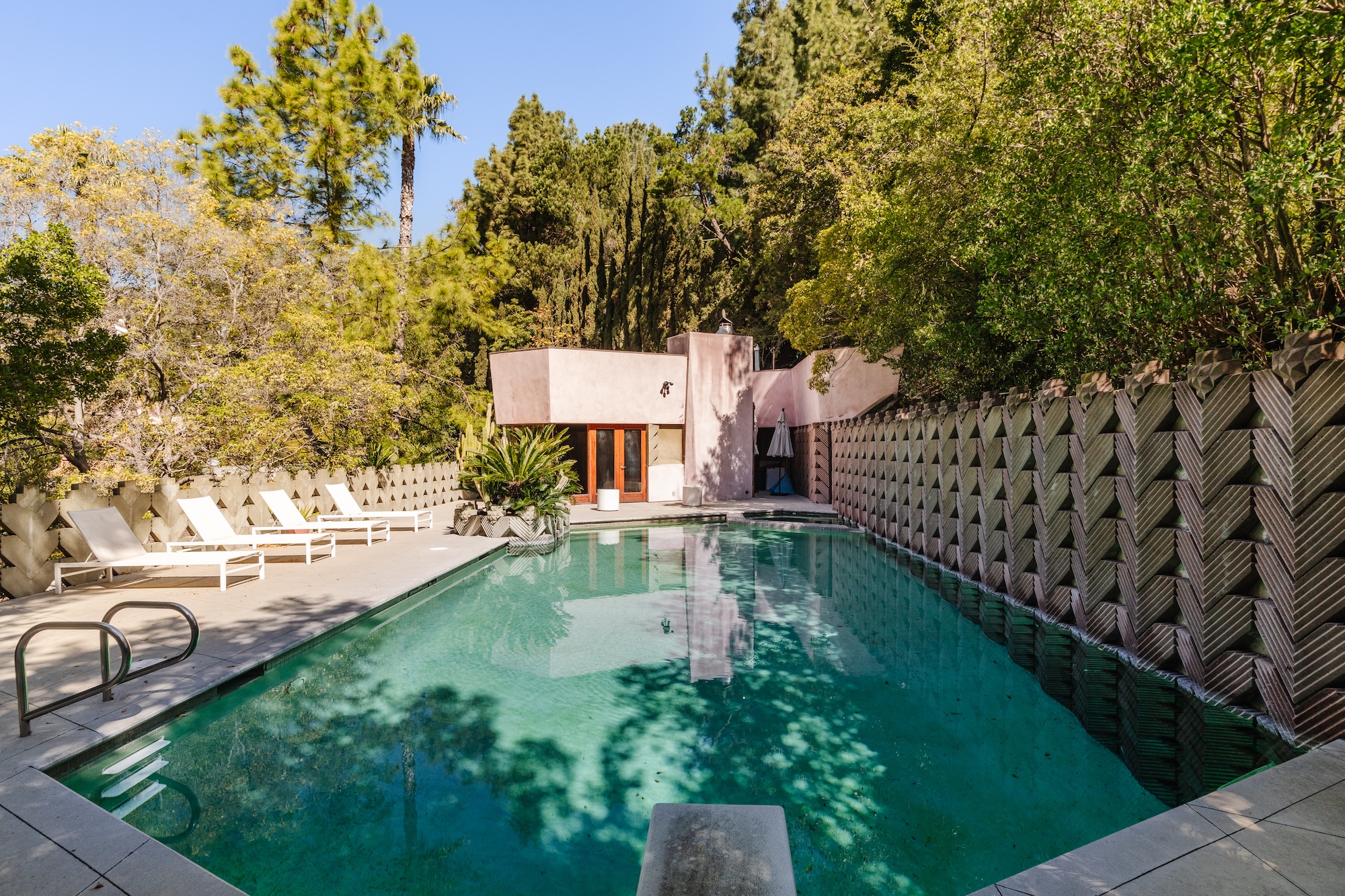 David Lynch House Hollywood Hills on Senalda Road – Beverly Johnson House by Lloyd Wright, Mid-Century Modern architecture, film location, compound for sale