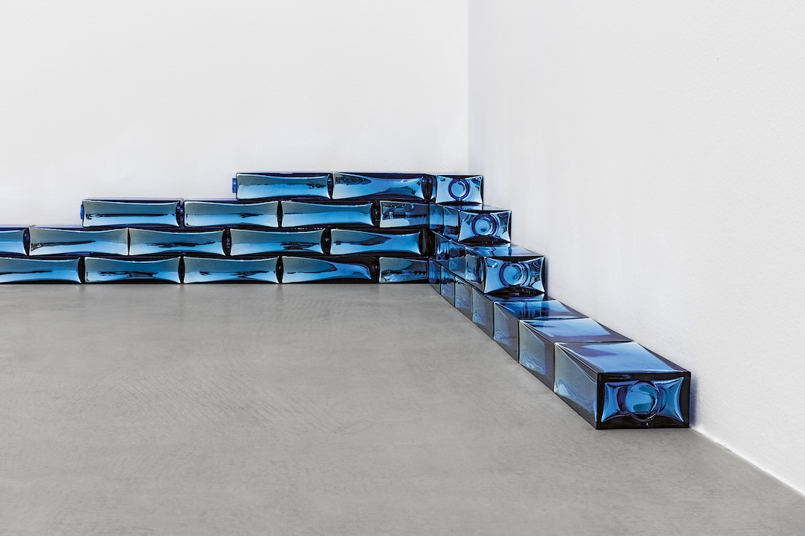 Glass Artwork "Overserved" by artist Pae White, for exhibition "Future Horizons – Design for a Complex World" in Munich