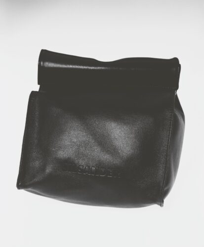 Jil Sander Ledertasche, Kampagnenbild von Davis Sims, 1998.