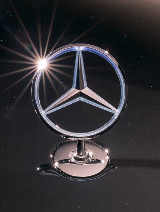 illuminated mercedes star of the new mercedes-benz s-class 2026