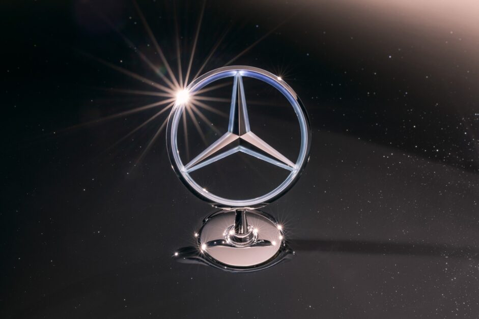 illuminated mercedes star of the new mercedes-benz s-class 2026