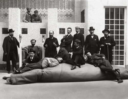 MORIZ NÄHR, group portrait with the artists participating in the 14th Exhibition of the Vienna Secession, 1902 