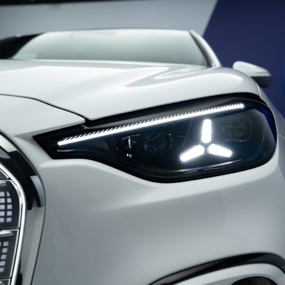 lichtsignatur mercedes benz neue elektrische c-klasse designdetail