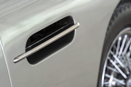 exterior of aston martin, Side Strake detail 