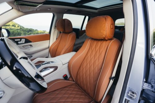 Interior design of the Mercedes-Maybach GLS 680 MANUFAKTUR Côte d'Azur hellblau metallic Leder Exklusiv Nappa 