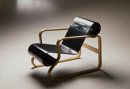 Alvar Aaltos Armchair 41 (Paimio Chair) in birch lamella, birch plywood, 1932 (1985)