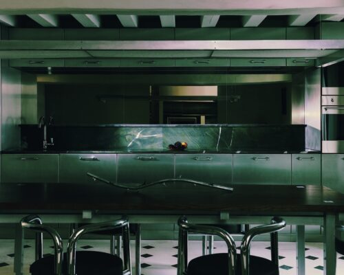 »Close Encounters of the Third Kind«, Apartment, Paris; Interior Design von Jeremy Chaillou | Chaille; Styling und Kuration von Maxime Chaiblaine