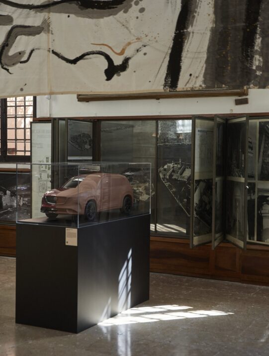 Mazda bei der Homo Faber Biennial in Venedig mit Fokus auf japanische Gestaltungskultur und Kodo Design.