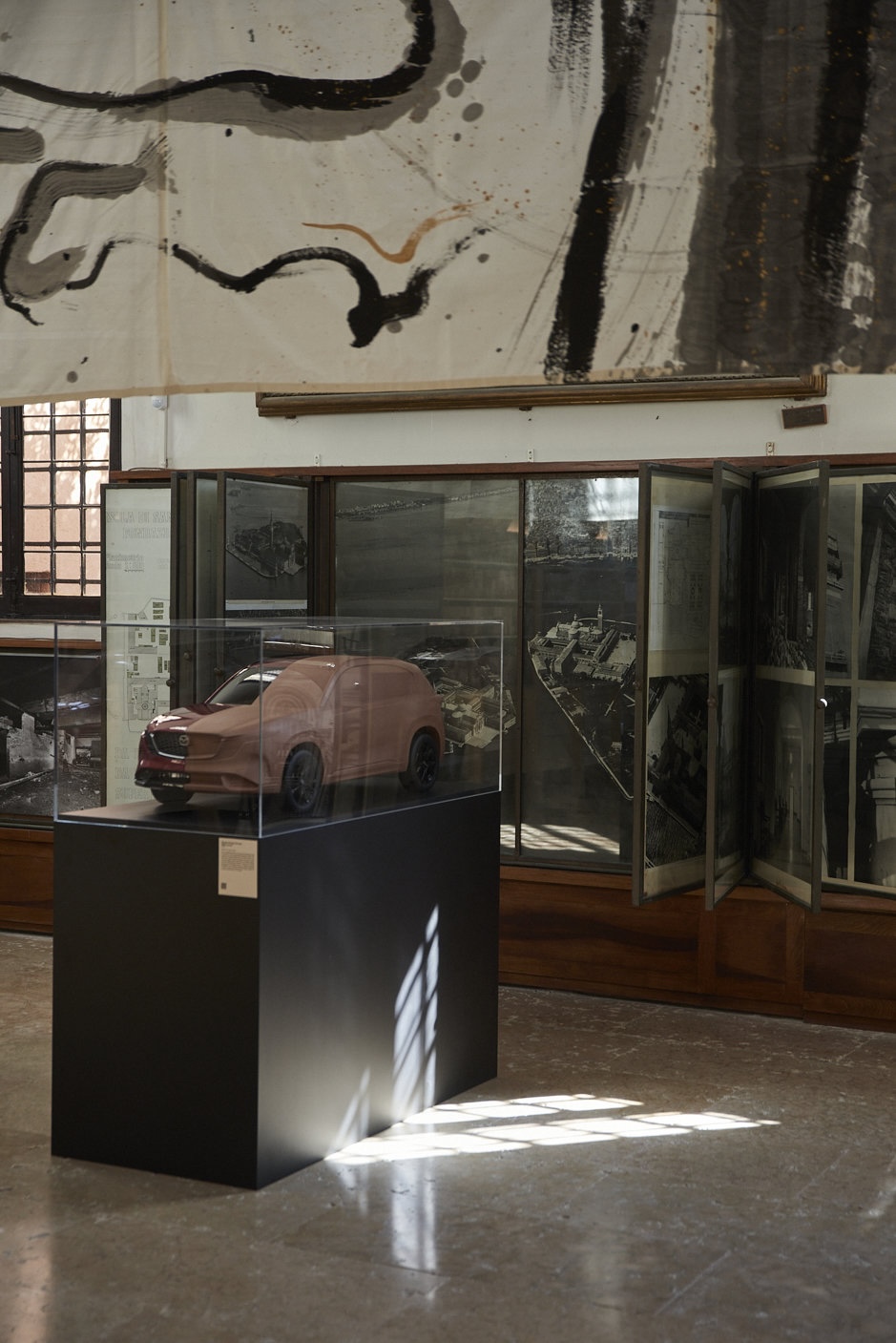 Mazda bei der Homo Faber Biennial in Venedig mit Fokus auf japanische Gestaltungskultur und Kodo Design.