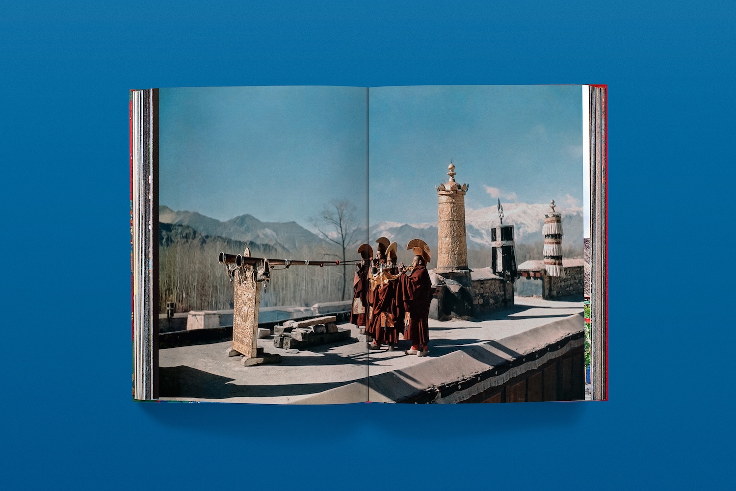 Thomas Laird, Murals of Tibet, TASCHEN: historische tibetische Wandmalereien in hochauflösenden Fotografien.